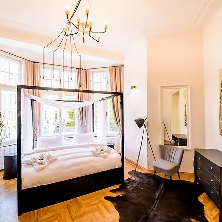 3br Luxury Central On Glamorous Parizska Street アパート プラハ