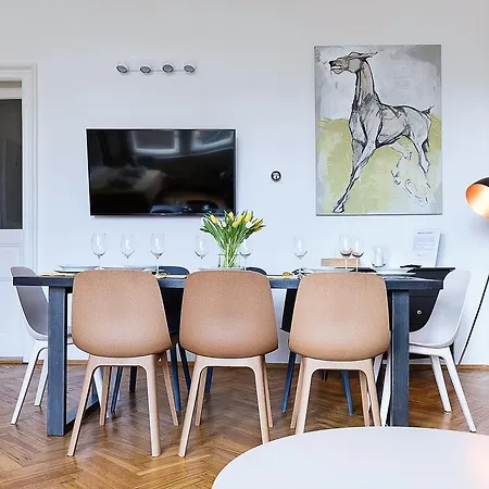 3br Luxury Central On Glamorous Parizska Street 아파트